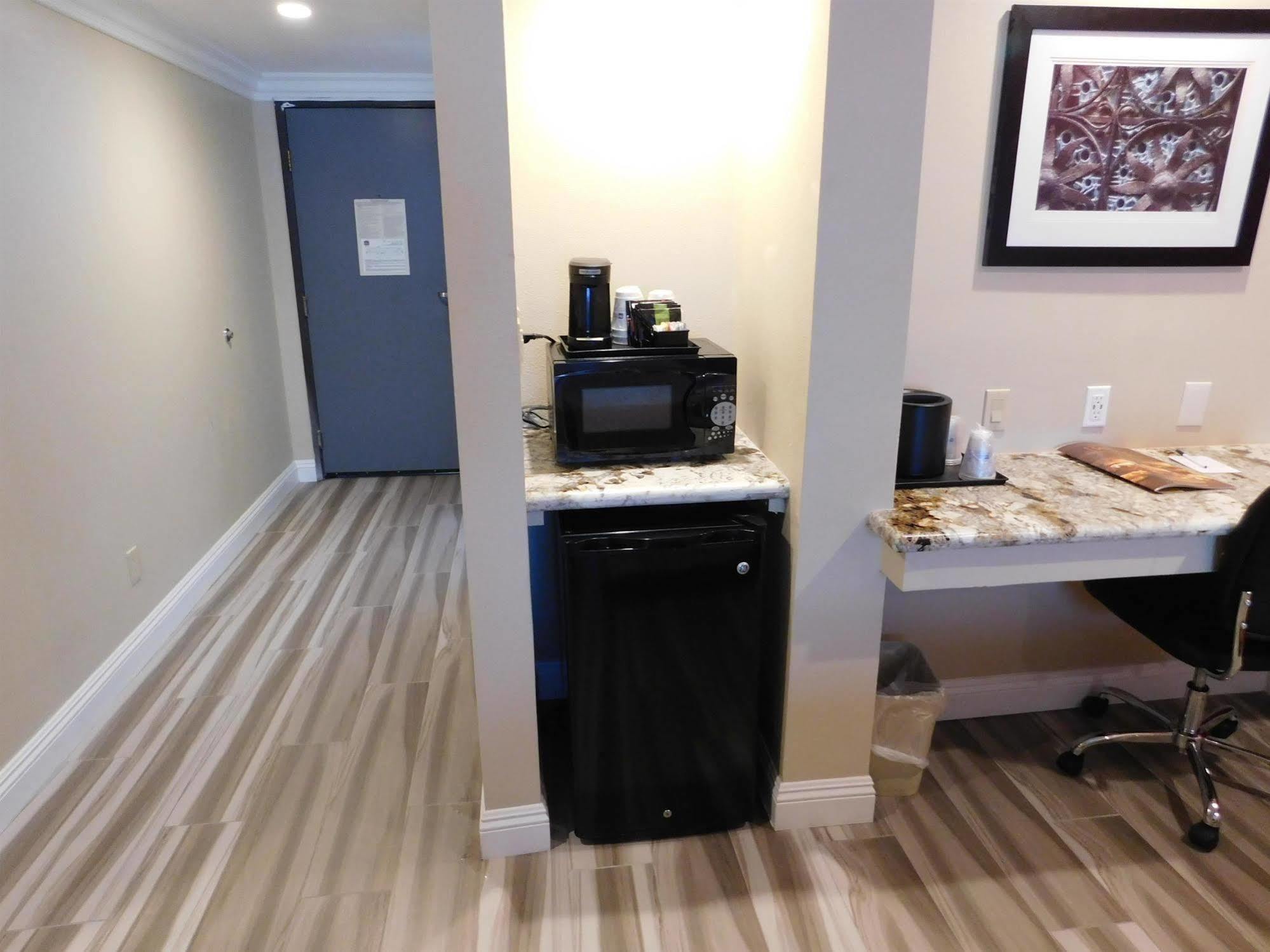 Best Western Plus - Anaheim Orange County Hotel Плесенша Екстер'єр фото