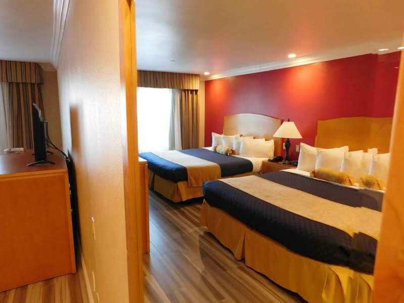 Best Western Plus - Anaheim Orange County Hotel Плесенша Екстер'єр фото